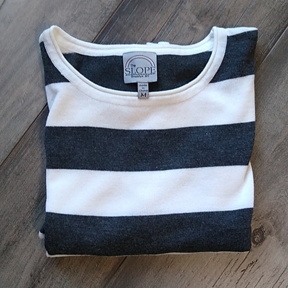 The Slope Brooklyn N.Y. Black,White Stripe Top/Sweater with front tie size M - Picture 10 of 10